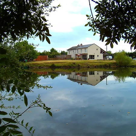 Couette-café L'autourserie Chahaignes